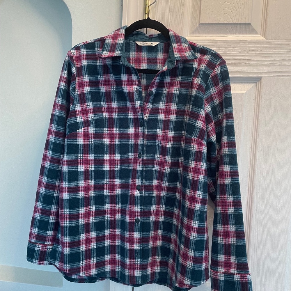 Womens Riders by Lee flannel blouse, size Medium. Greens and pinks. SOFT